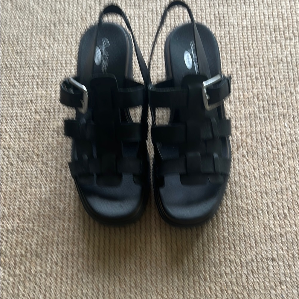 Dr. Scholls Black Sandals with Adjustable Straps.